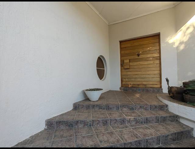 4 BEDROOM HOUSE FOR SALE IN OVERKRUIN
